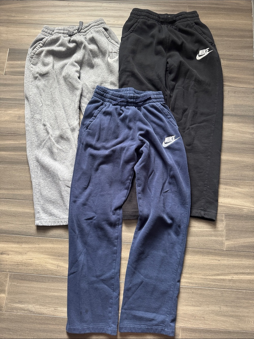 Boys Youth XL Nike Club Fleece sweats
